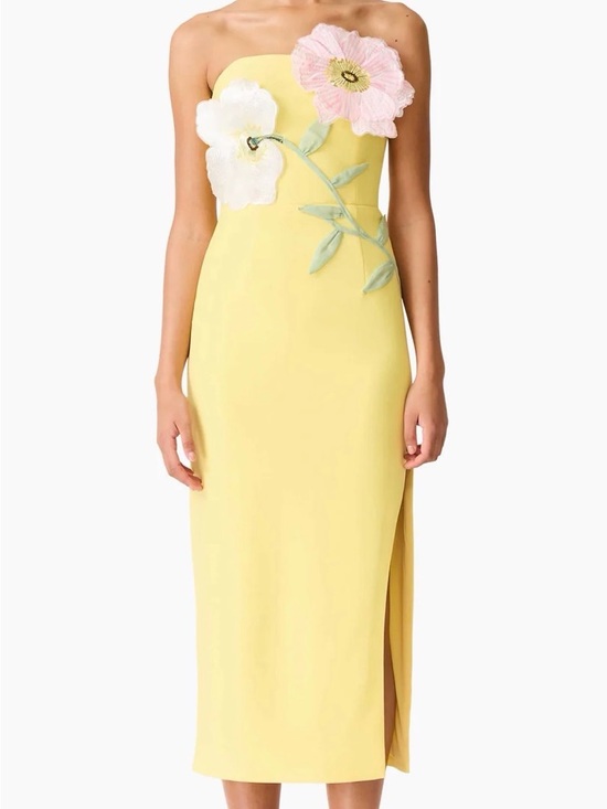 Elliatt Dresses & Skirts - Elliatt Strapless Lemon Midi Dress with Floral Appliqués